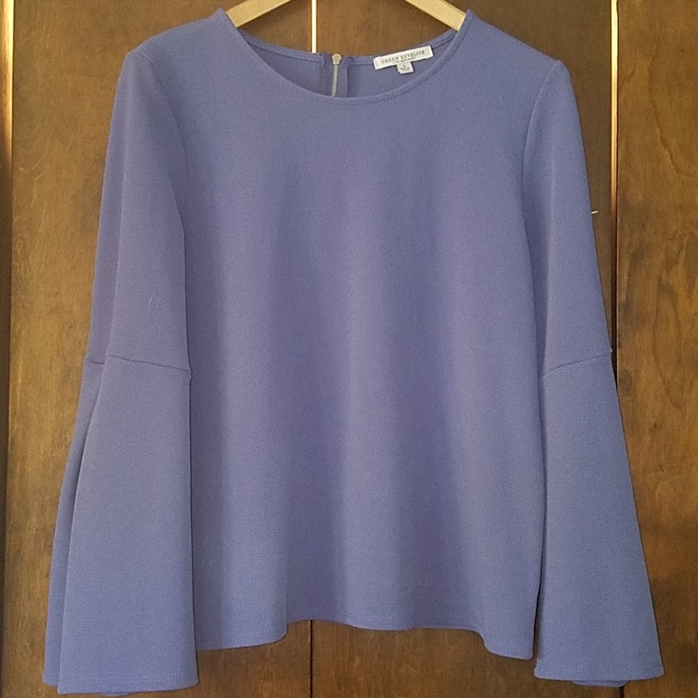 Flare sleeve blouse